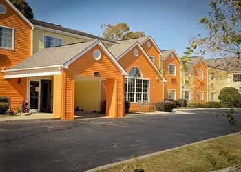 Super 8 By Wyndham Pensacola Hotel 2*