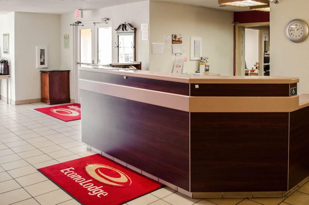 Super 8 By Wyndham Pensacola Hotel 2*
