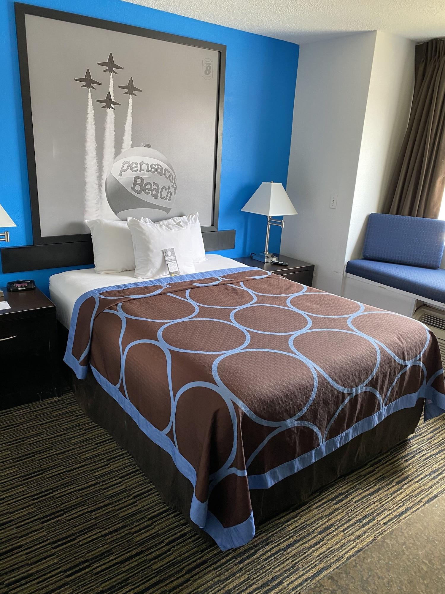 Super 8 By Wyndham Pensacola