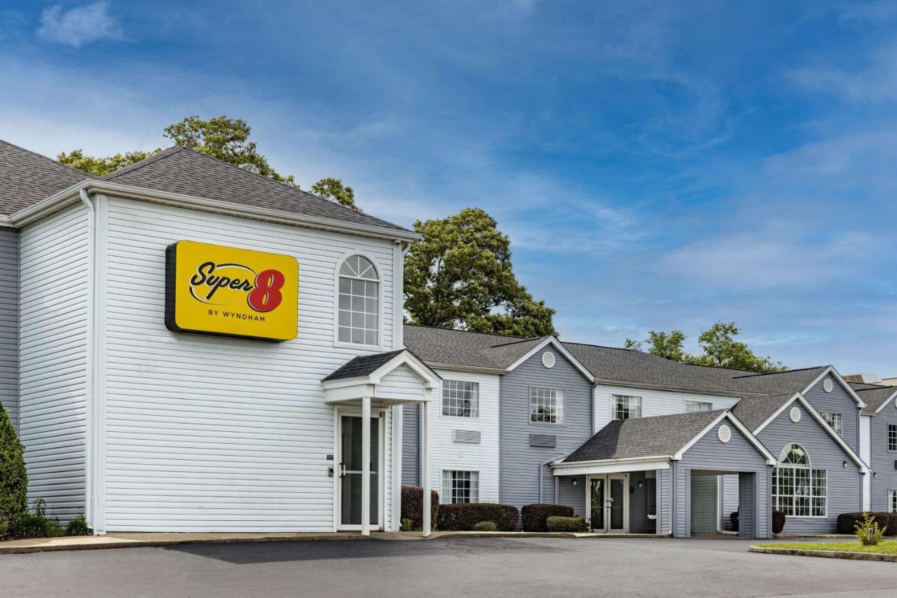 Super 8 By Wyndham Pensacola Hotel