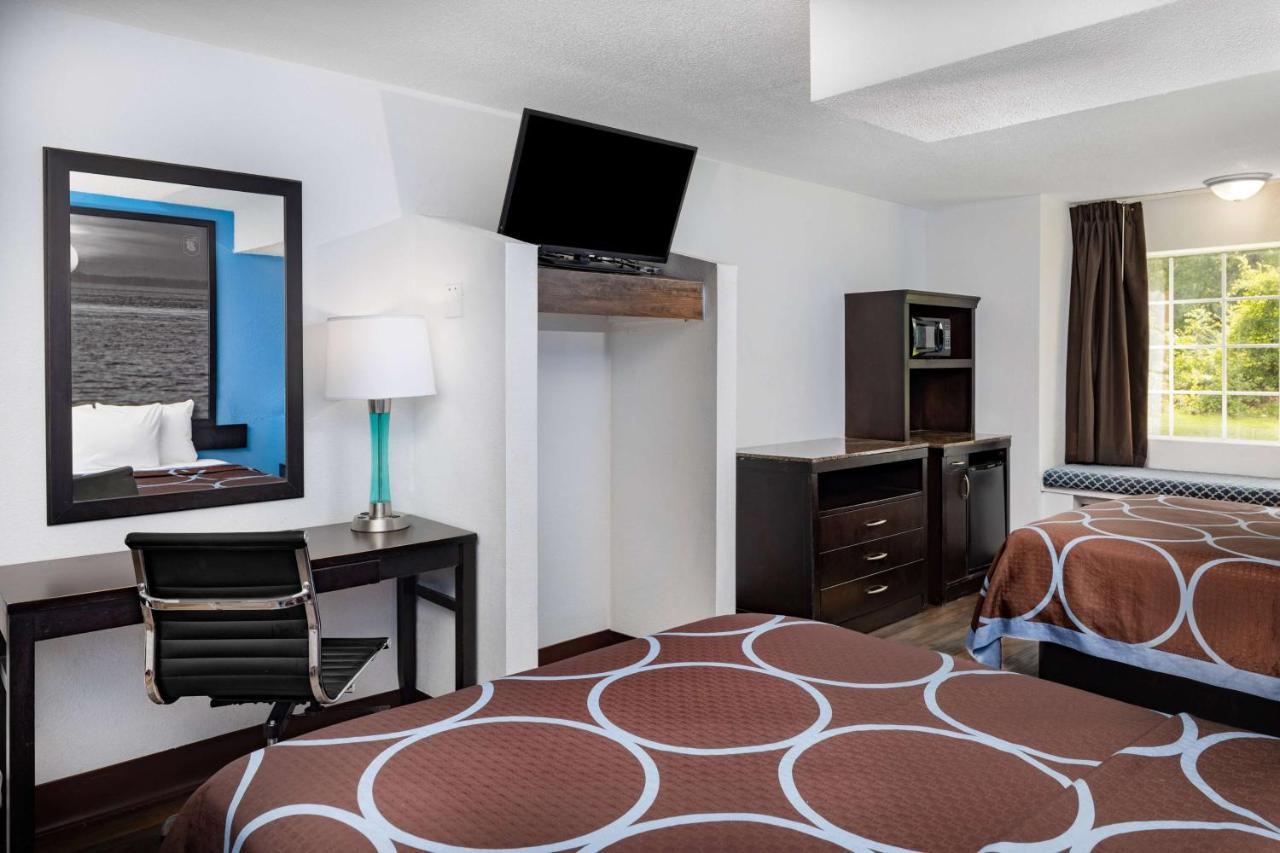 Hotel Super 8 By Wyndham Pensacola