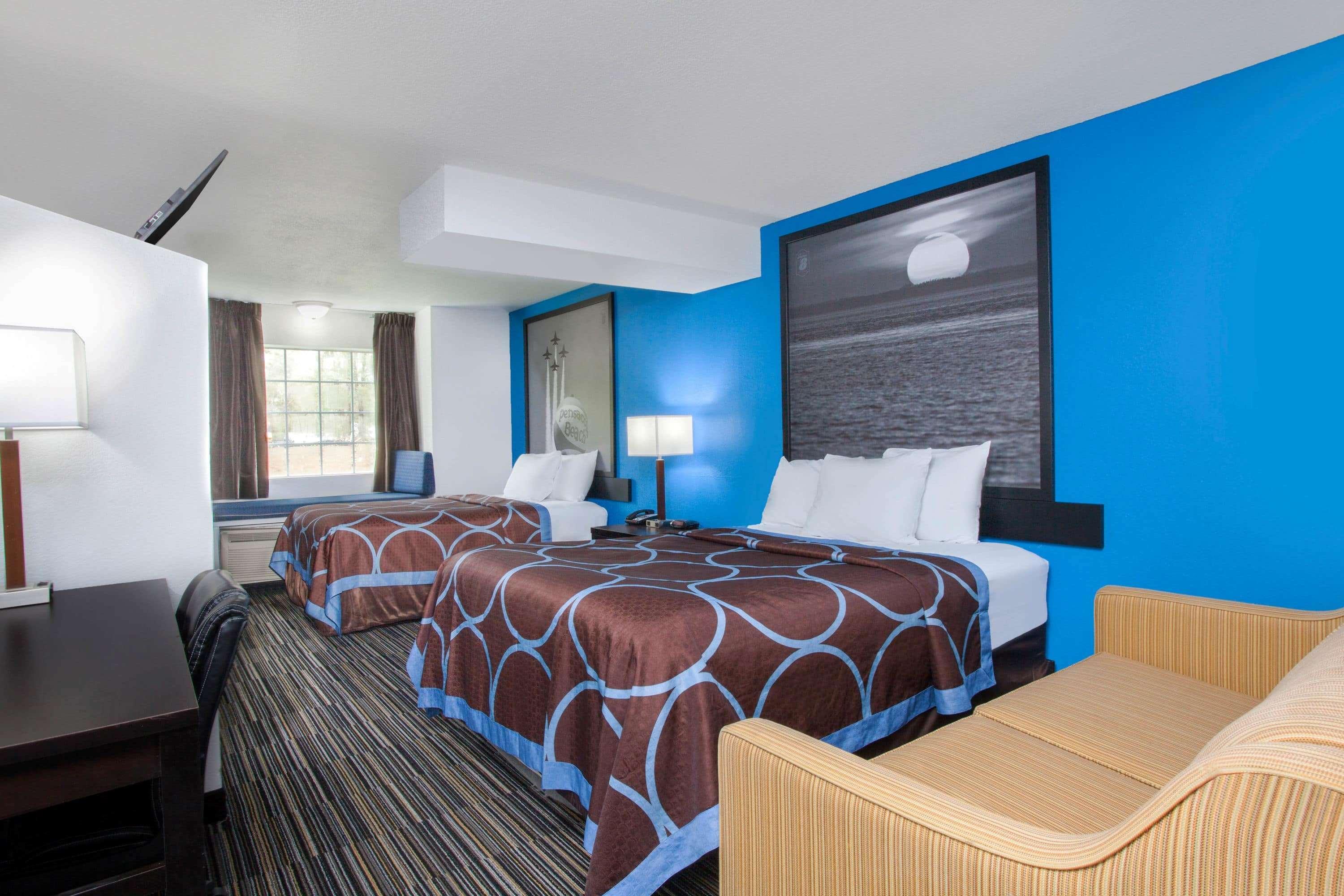 Super 8 By Wyndham Pensacola 2*