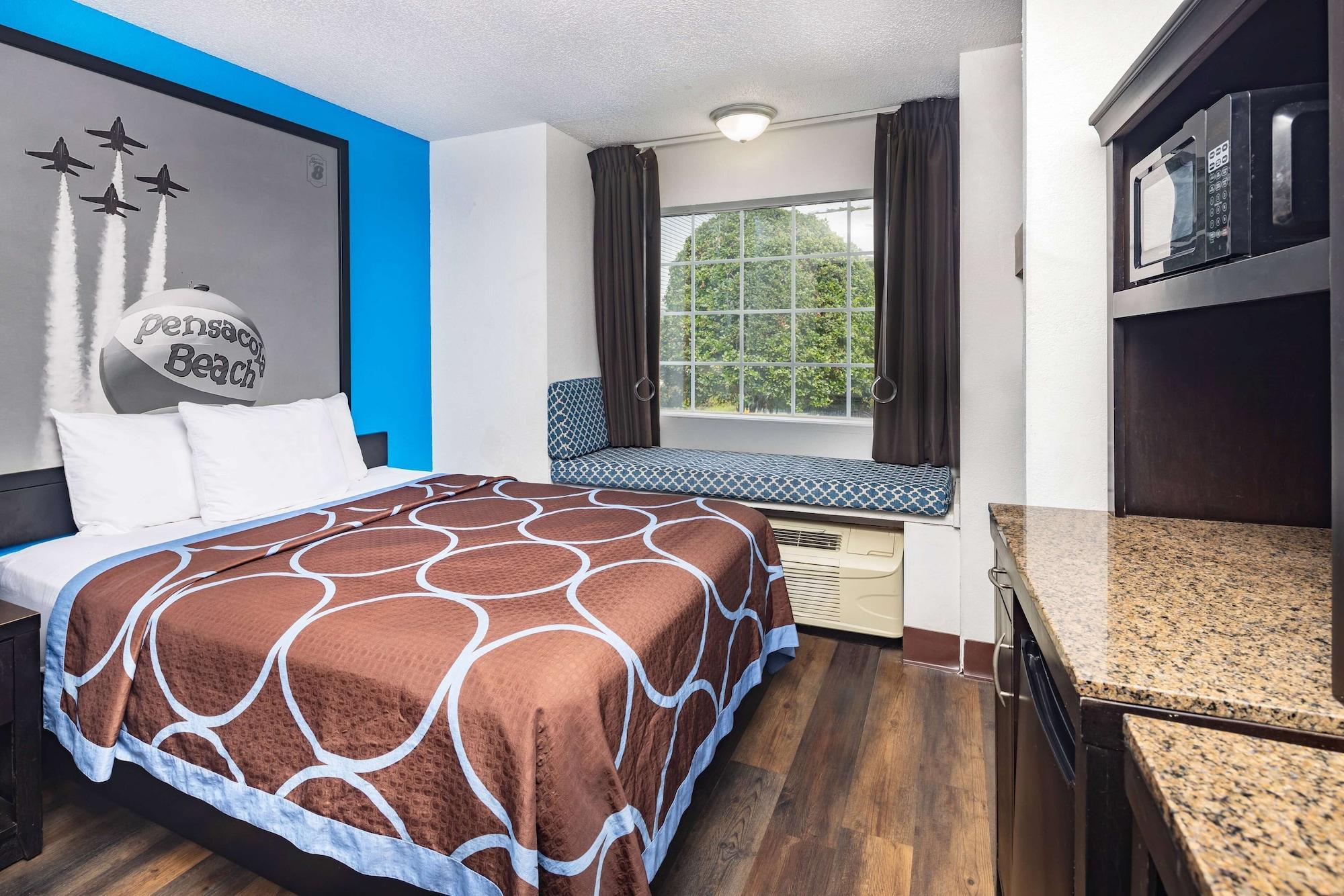 Hotel Super 8 By Wyndham Pensacola Ferry Pass