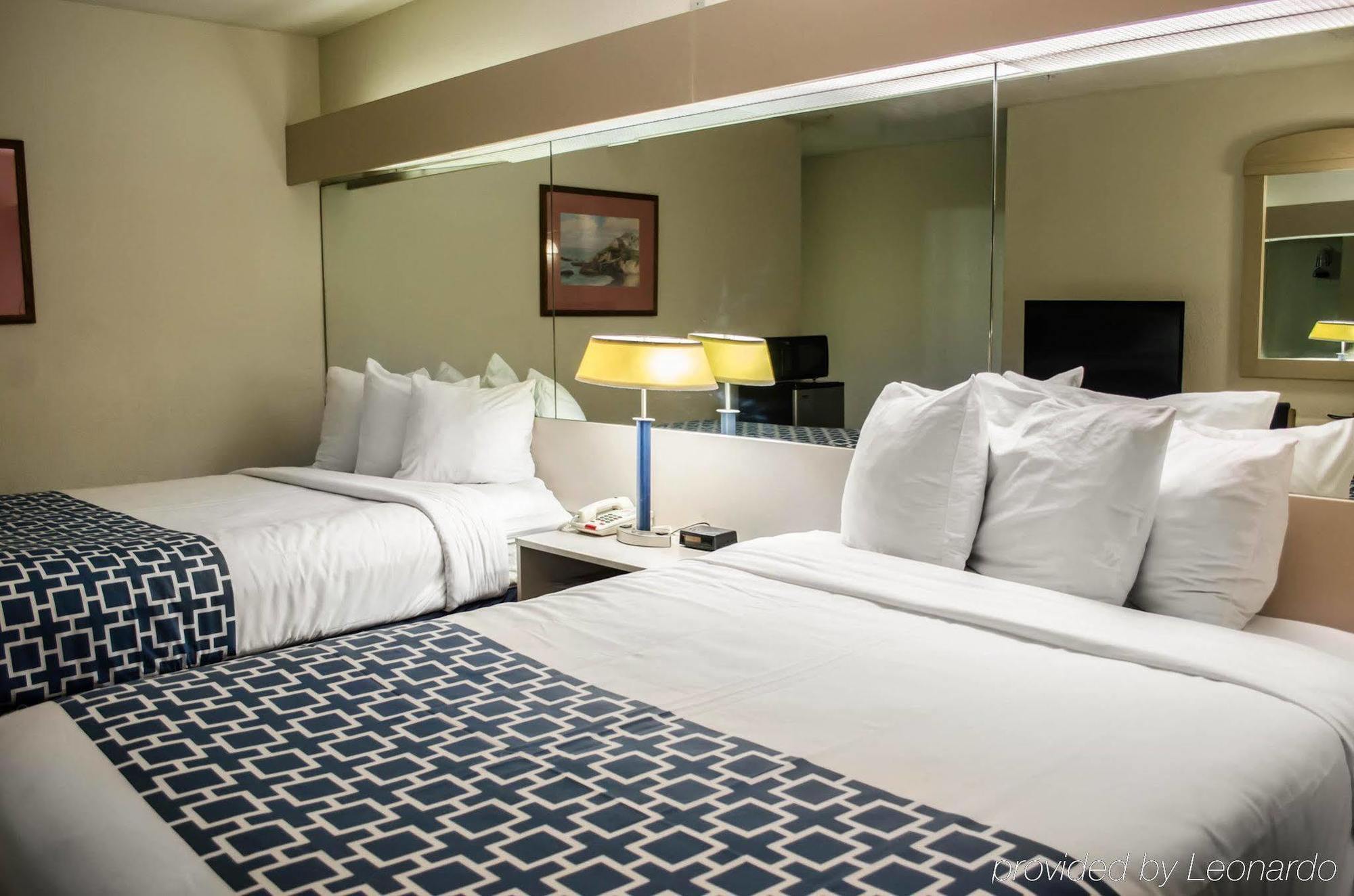 Hotel Super 8 By Wyndham Pensacola